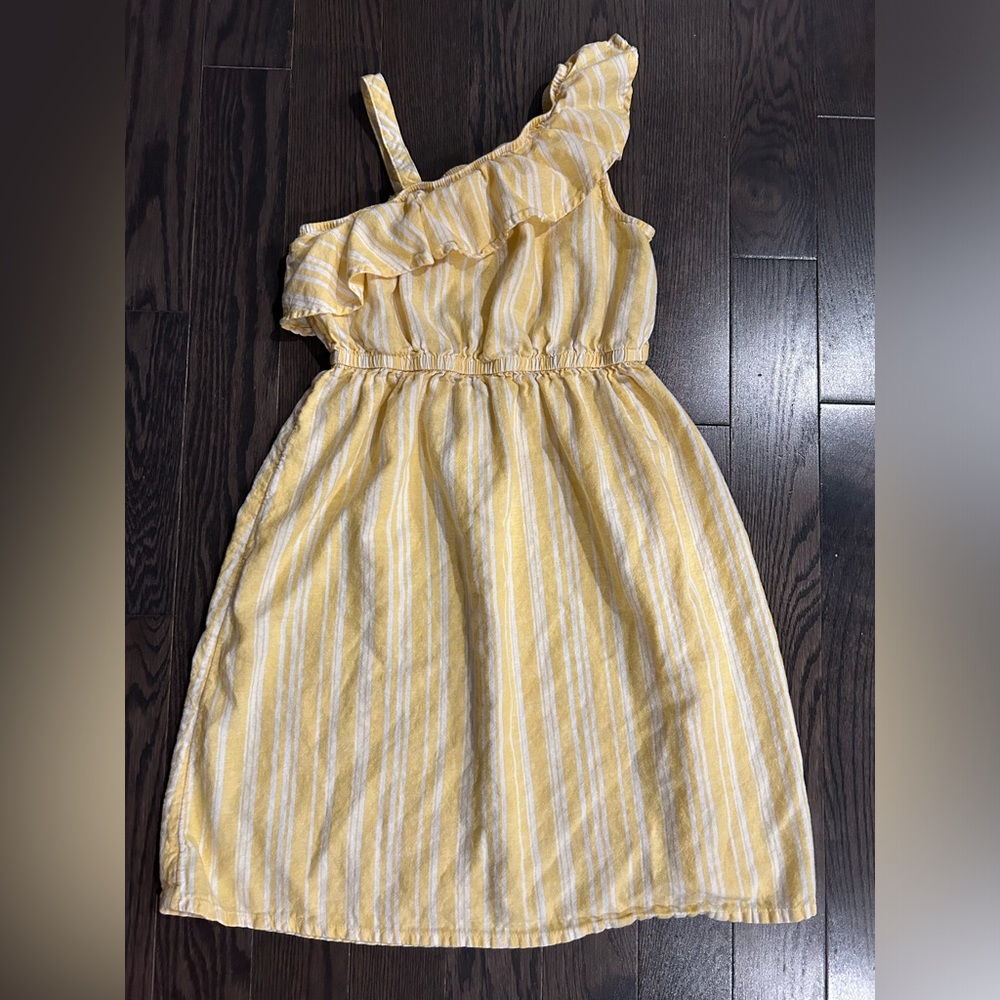 Girls dress size Large